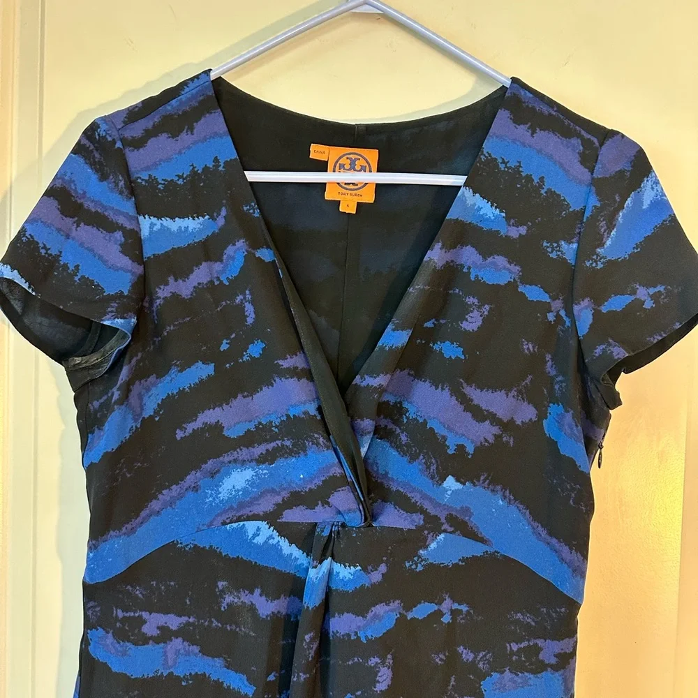 Tory Burch Kaoy Landscape Silk Blue & Black Knot Front V-Neck Shift Dress,Size 6